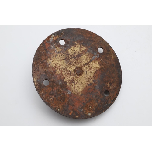 493 - A SECOND WORLD WAR STAR INSIGNIA APPARENTLY FROM A JAPANESE TANK. A circular emblem with a raised fi... 