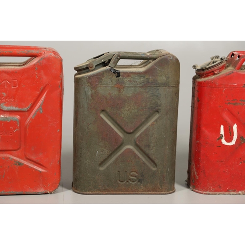 498 - A COLLECTION OF SECOND WORLD WAR AND LATER BRITISH AND AMERICAN JERRY CANS. A red painted jerry can ... 