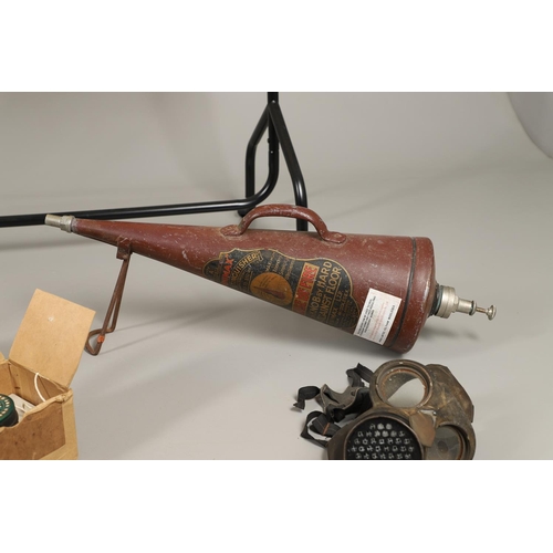 513 - A COLLECTION OF SECOND WORLD WAR HOME FRONT ITEMS TO INCLUDE A.R.P. EQUIPMENT. A collection of Secon... 