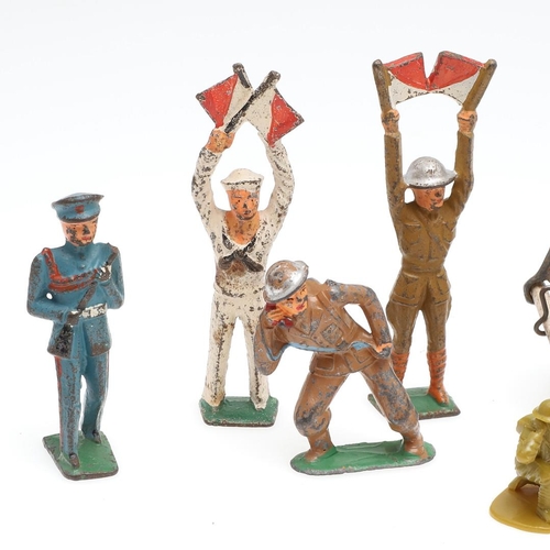 520 - A COLLECTION OF EARLY AMERICAN PAINTED LEAD TOY SOLDIERS. A mixed collection of toy soldiers includi... 