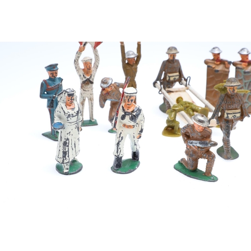 520 - A COLLECTION OF EARLY AMERICAN PAINTED LEAD TOY SOLDIERS. A mixed collection of toy soldiers includi... 