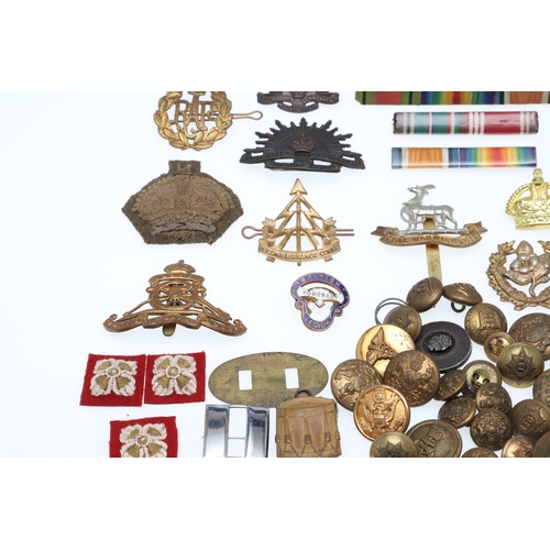 534 - AN INTERESTING COLLECTION OF SECOND WORLD WAR AND OTHER CAP BADGES AND INSIGNIA. A collection of bad... 