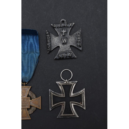 612 - A FIRST WORLD WAR GERMAN IRON CROSS, A SIMILAR SECOND WORLD WAR EXAMPLE AND A CIVILIAN LONG SERVICE ... 