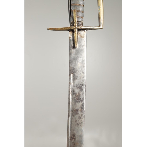 62 - A NAVAL CUTLASS WITH UNUSUALLY HEAVY BLADE, POSSIBLY LATE 18TH CENTURY. A late 18th century type Nav... 