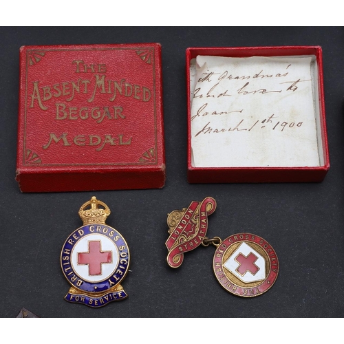 620 - A COLLECTION OF SECOND WORLD WAR AND NURSING MEDALS TO THE PASMORE FAMILY. A Collection of First Wor... 