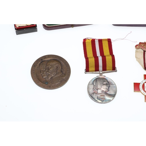 625A - AN OBE ON LADIES RIBBON AND A COLLECTION OF MEDALS AND OTHER HISTORIC MEDALS. An O.B.E.on ladies rib... 