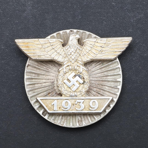 631 - A SECOND WORLD WAR GERMAN 1939 BAR TO THE IRON CROSS. A German Iron Cross 1939 bar to the 1st class ... 