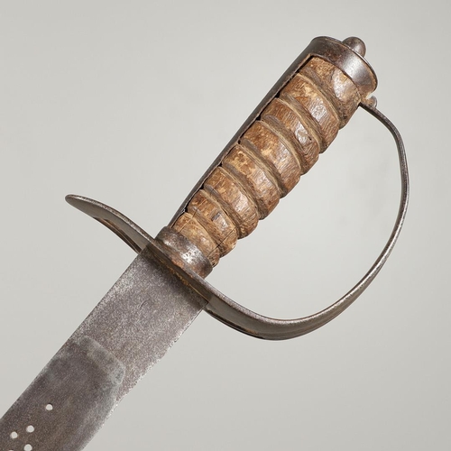 64 - AN UNUSUAL LATE 18TH CENTURY BRITISH OFFICERS SWORD. With a 60cm curved single edged blade with a cl... 