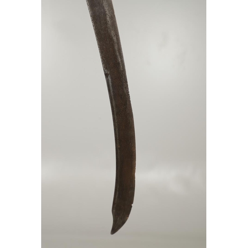 64 - AN UNUSUAL LATE 18TH CENTURY BRITISH OFFICERS SWORD. With a 60cm curved single edged blade with a cl... 