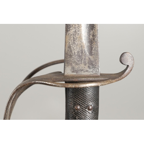 78 - A VICTORIAN 1853 PATTERN CAVALRY TROOPERS SWORD MARKED FOR THE DRAGOON GUARDS. With an 89cm curved a... 