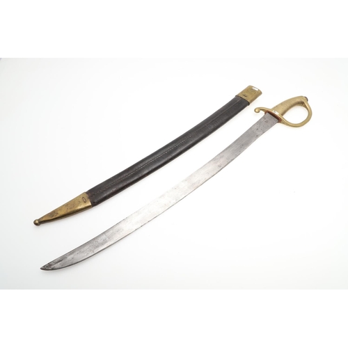 81 - A FRENCH 1816 PATTERN SHORT SWORD AND SCABBARD. With a 57.5cm pointed, curved and sharpened blade, s... 