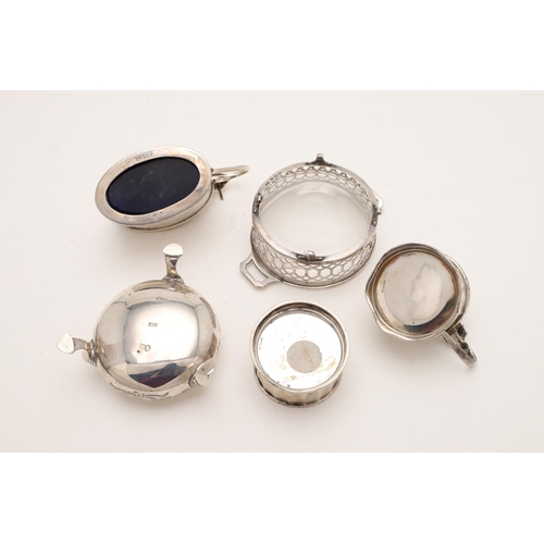 168 - A MIXED LOT OF SILVER. including 4 mustard pots (three with blue glass liners), 3 salt dishes, 3 pep... 