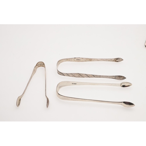 18 - MIXED SILVER FLATWARE & CUTLERY. 5 knives (steel blades), a pair of North American tablespoons, a si... 