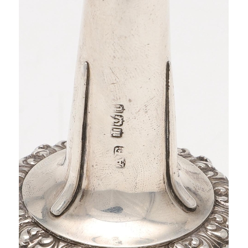 195 - A GEORGE IV SCOTTISH SILVER WINE FUNNEL. with a foliate border, a ribbed spout and a shell side clip... 