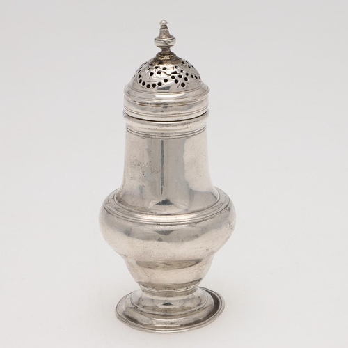 199 - A GEORGE III BALUSTER SILVER PEPPER CASTER. the bun top with a knop finial, by John Delmester, Londo... 