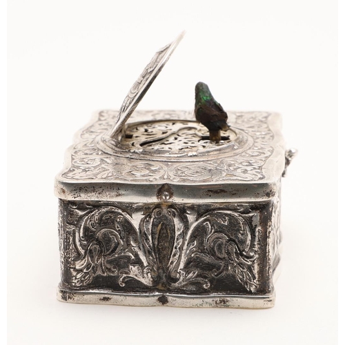 247 - A LATE 19TH CENTURY GERMAN SILVER SINGING BIRD BOX. in the manner of Karl Greisbaum, shaped rectangu... 