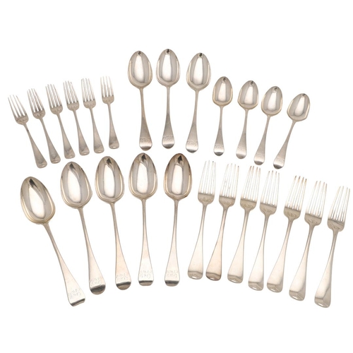 6 - GEORGE III OLD ENGLISH PATTERN SILVER FLATWARE, BY WILLIAM CHAWNER. to include 7 table forks, 8 tabl... 