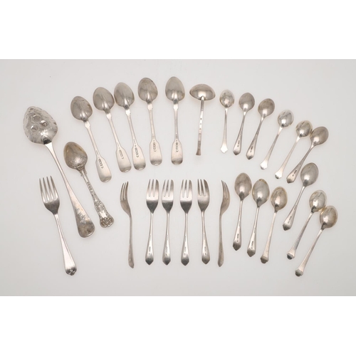 67 - MIXED SILVER FLATWARE. 6 teaspoons, a dessert fork, a modern small ladle, a berry table spoon, 6 pas... 