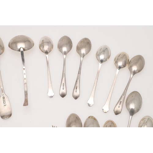 67 - MIXED SILVER FLATWARE. 6 teaspoons, a dessert fork, a modern small ladle, a berry table spoon, 6 pas... 