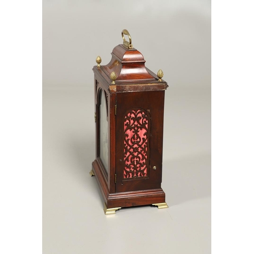 1147 - A GEORGE III MAHOGANY BRACKET CLOCK. the 6 1/2