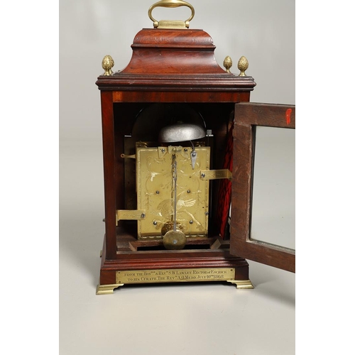 1147 - A GEORGE III MAHOGANY BRACKET CLOCK. the 6 1/2