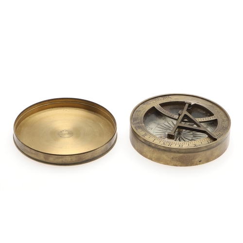 1162 - AN EARLY 19TH CENTURY BRASS POCKET SUNDIAL COMPASS. by William Simms (1793 - 1860), the circular cas... 