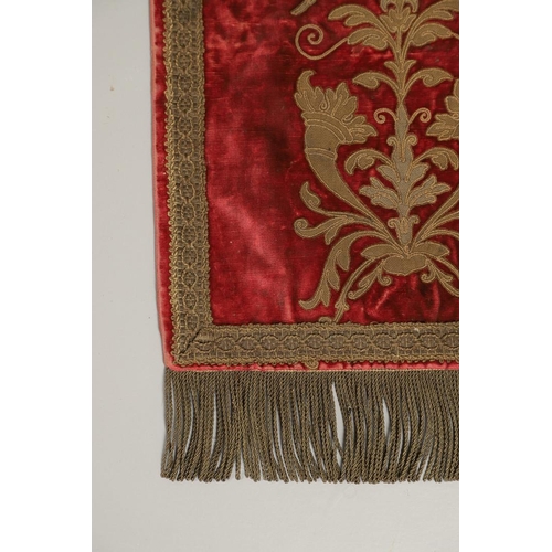 1189 - AN EARLY RED VELVET ITALIAN TABLE RUNNER. possibly 17th century, with 'gold' Florentine braiding of ... 