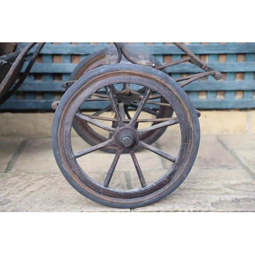 1199 - A VICTORIAN PONY DRAWN TUB CART OR BATH CHAIR. with sprung button back two-tier seat, front suspensi... 