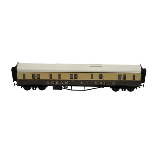 513 - KIT BUILT 0 GAUGE 'OCEAN MAILS' COACH. A fine scale kit built 0 gauge coach GWR 'Ocean Mails', 43.5c... 