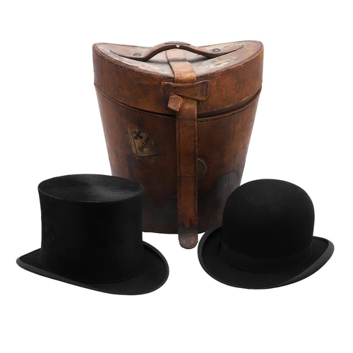 525 - VINTAGE LEATHER HAT BOX, TOP HAT & BOWLER HAT. A large vintage leather double hat box, with a black ... 