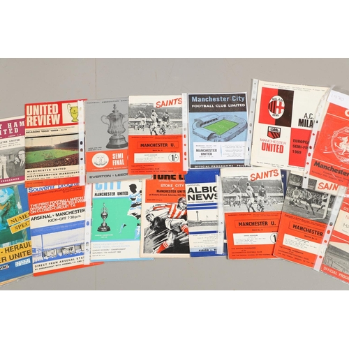 533 - MANCHESTER UTD - LARGE & EXTENSIVE FOOTBALL PROGRAMME COLLECTION. A large and impressive collection ... 