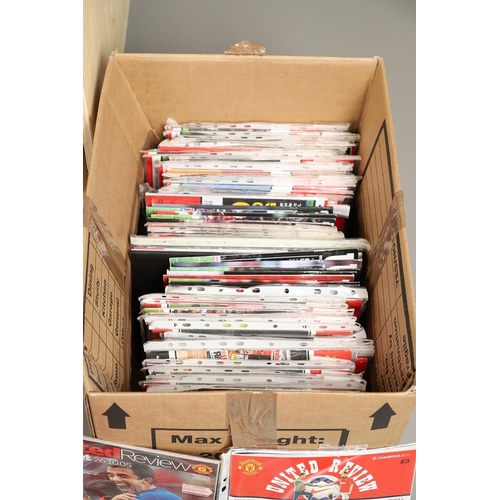 533 - MANCHESTER UTD - LARGE & EXTENSIVE FOOTBALL PROGRAMME COLLECTION. A large and impressive collection ... 