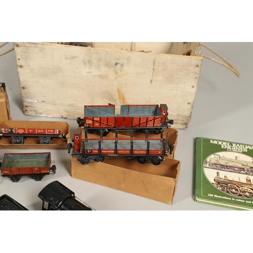 534 - GEBRUDER MARKLIN & CIE - TIN PLATE LOCOMOTIVE & ROLLING STOCK. Circa 1930-1954, comprising a 910 0-4... 