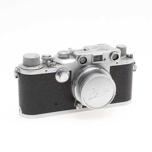 556 - A LEICA IIIC RANGEFINDER CAMERA. A Leica IIIc range finder camera, serial number 378456 and dating t... 