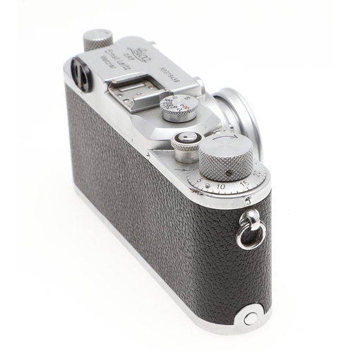 A LEICA IIIC RANGEFINDER CAMERA. A Leica IIIc range finder camera ...