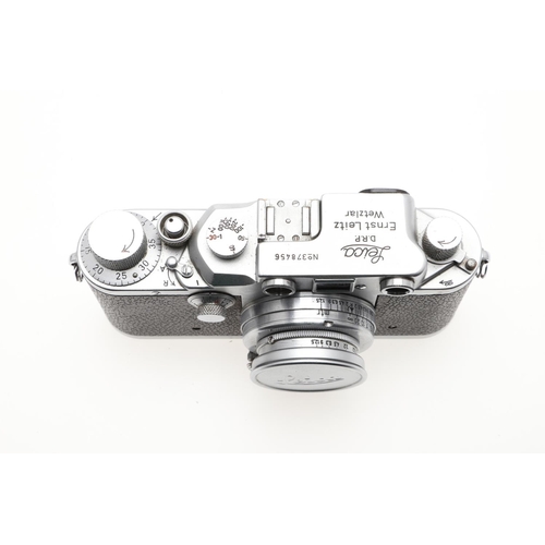 556 - A LEICA IIIC RANGEFINDER CAMERA. A Leica IIIc range finder camera, serial number 378456 and dating t... 