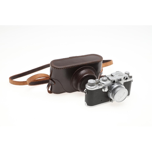 556 - A LEICA IIIC RANGEFINDER CAMERA. A Leica IIIc range finder camera, serial number 378456 and dating t... 