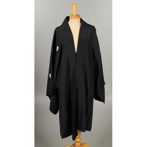 560 - ANTIQUE JAPANESE SILK KIMONO, ACCESSORIES & PROVENANCE. An early to mid 20thc black kimono, lined wi... 