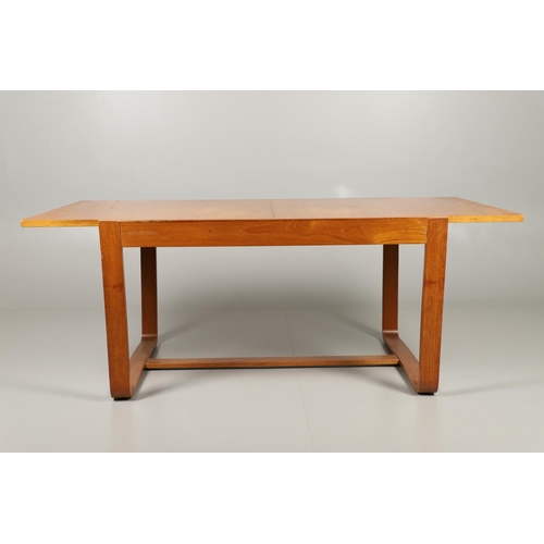 579 - UNIFLEX MID CENTURY DINING SUITE - GUNTHER HOFFSTEAD. Designed by Gunther Hoffstead for Uniflex, inc... 