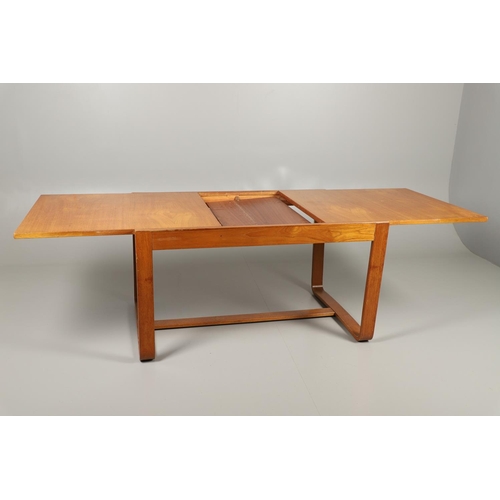 579 - UNIFLEX MID CENTURY DINING SUITE - GUNTHER HOFFSTEAD. Designed by Gunther Hoffstead for Uniflex, inc... 