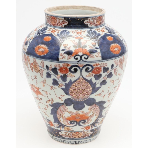 753 - 17TH/18THC JAPANESE IMARI JAR. Probably late 17thc, with a tapering rounded body and painted with fl... 