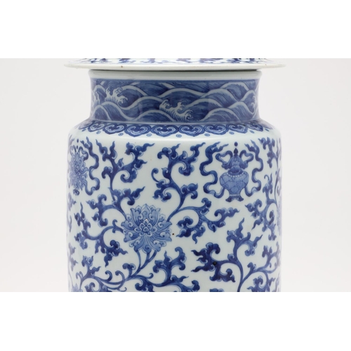 763 - LARGE CHINESE BLUE & WHITE LIDDED JAR. Probably late 19thc but made in the 18thc style, painted to t... 