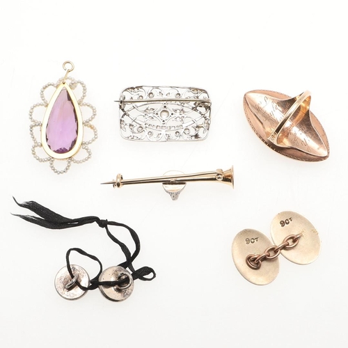 775 - A QUANTITY OF JEWELLERY. including a 15ct gold and rose-cut diamond fox mask and hunting horn brooch... 