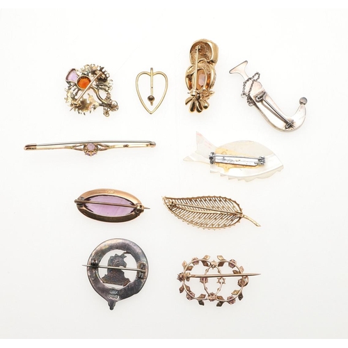 782 - A QUANTITY OF JEWELLERY. including two single row graduated cultured pearl necklaces, a lady's 9ct g... 