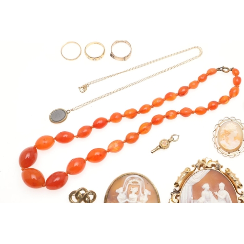 786 - A QUANTITY OF JEWELLERY. including an agate bead necklace, a garnet and gilt metal oval shaped brooc... 