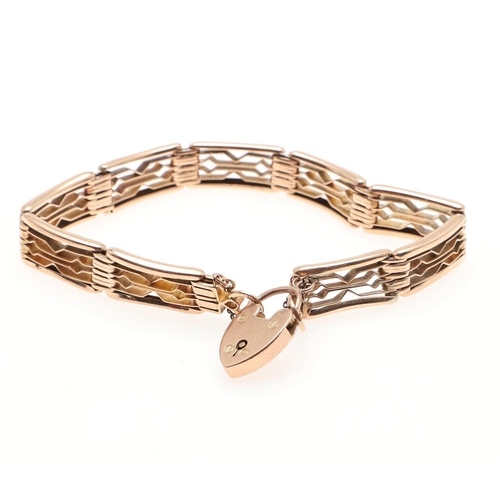 819 - A 9CT GOLD FANCY GATE LINK BRACELET. with padlock clasp, 18.0cm long, 17.5 grams, together with a pa... 