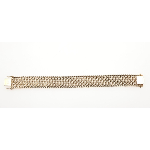 822 - A 14CT GOLD FANCY LINK BRACELET. with concealed clasp, 19.0cm long, 57.2 grams.