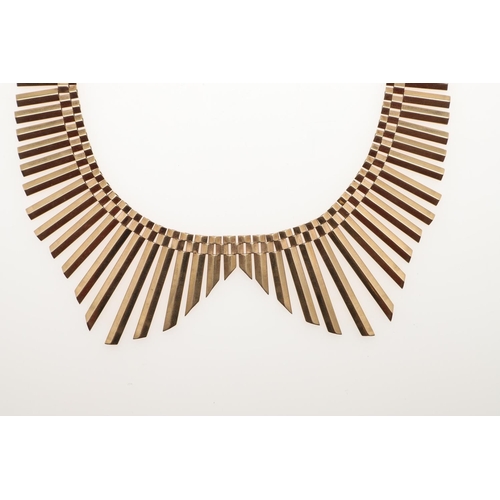 824 - A 9CT GOLD FRINGE DROP NECKLACE. formed with graduated baton drops, 41cm long, 62.8 grams.