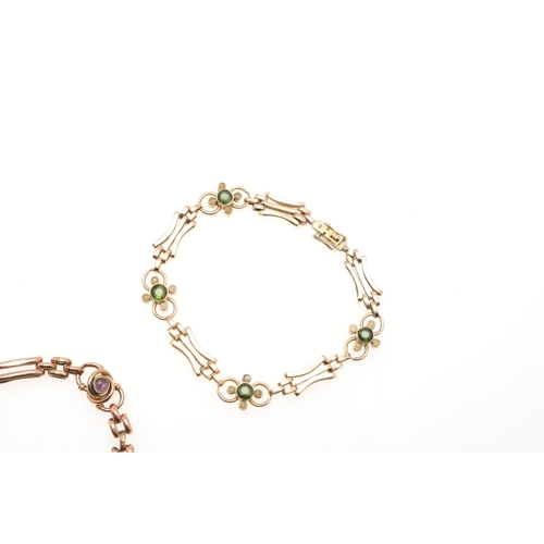 827 - A 14CT GOLD AND GEM SET FANCY LINK BRACELET. mounted with circular green tourmalines, 17.5cm long, 1... 