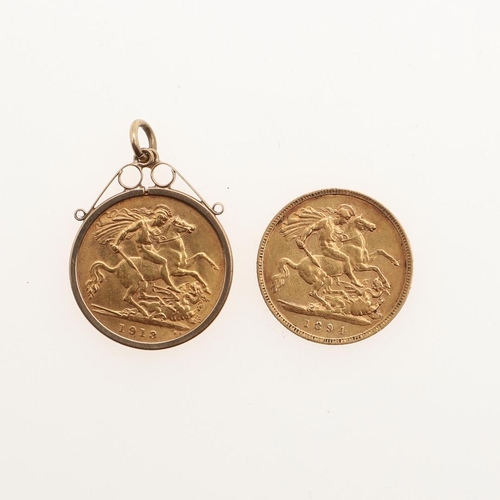 847 - A GEORGE V GOLD HALF SOVEREIGN. 1913, in a 9ct gold pendant mount, together with a Victorian Old Hea... 